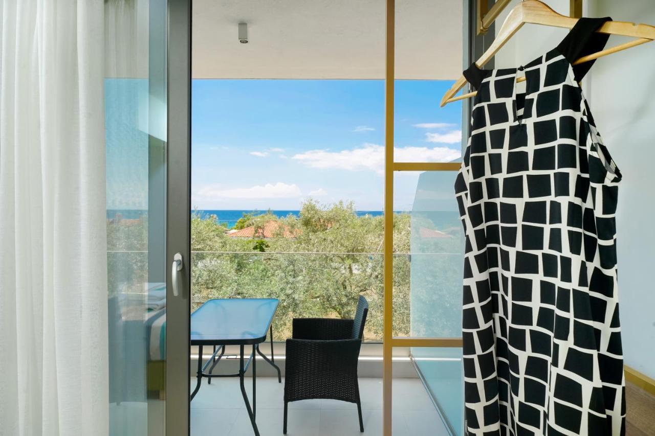 Miracle Suites By Klisma Beach Skála Kallirákhis Exteriör bild
